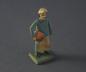 Preview: Grulicher Krippenfigur "Gabenbringer mit Brot" (5 cm)