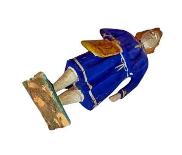 Antike Grulicher Krippenfigur / Gabenbringer mit Tasche um 1900 (10 cm)