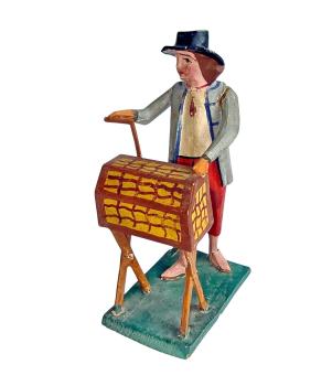 Antike Grulicher Krippenfigur / Mann mit Leierkasten, um 1900 (10 cm)
