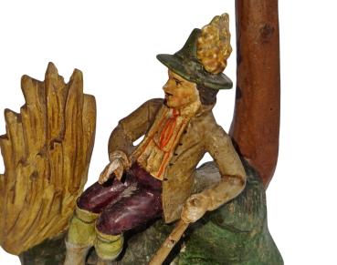 Antique crib figurine, Hunter with killed deer, around 1900 (10 cm)