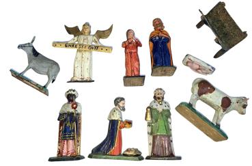 Antike Grulicher Krippe mit 9 Figuren um 1900  (10 cm)