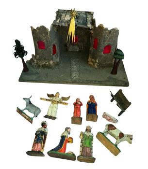 Antike Grulicher Krippe mit 9 Figuren um 1900  (10 cm)