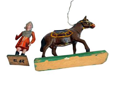 Antique grulich crib figurine, roman soldier with horse, around 1900 (7 cm)