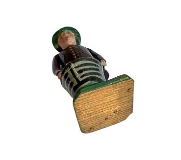 Antique grulich crib figurine, Gift bringer with fruits, around 1900 (7 cm)
