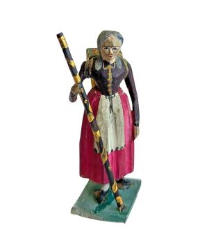 Antique grulich crib figurine, Gift bringer with pannier, around 1900  (10 cm)