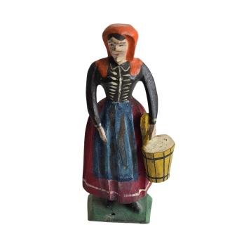 Antique grulich crib figurine, Gift bringer with milk, around 1900 (10 cm)