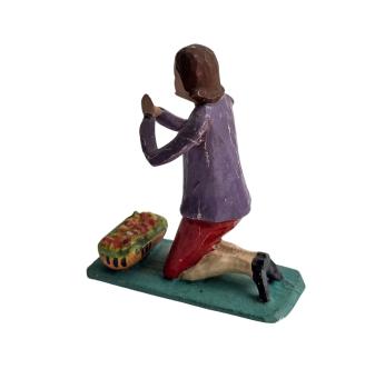 Antique grulich crib figurine, Gift bringer with fruits, around 1900 (10 cm)