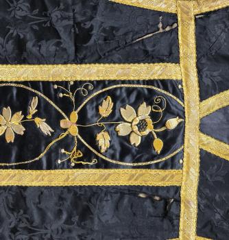 Antike schwarze Kasel, Ornat, Messgewand um 1900