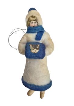 Preview: Antiker Christbaumschmuck, Mädchen mit Muff aus Watte, um 1920