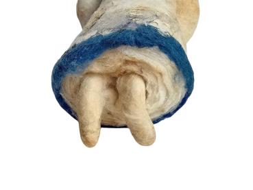 Preview: Antiker Christbaumschmuck, Mädchen mit Muff aus Watte, um 1920