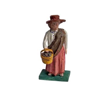 Antike Grulicher Krippenfigur / Gabenbringer mit Korb um 1900 (7 cm)