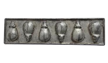 Antike Schokoladenform aus Metall, Mäuse, um 1920