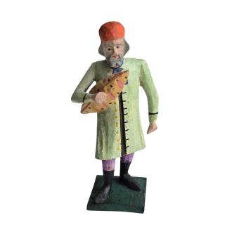 Antike Grulicher Krippenfigur / Gabenbringer mit Brot um 1900 (10 cm)