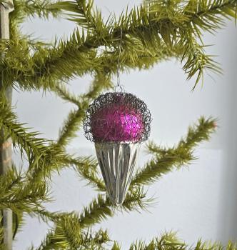 Preview: Antiker Christbaumschmuck, Kugel mit leonischen Drähten um 1930