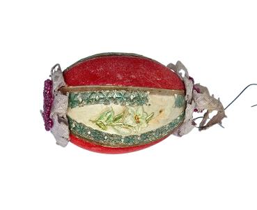 Decorated chicken egg as a Christmas tree ornament, around 1900