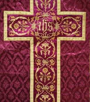 Weinrote Kasel, Ornat, Messgewand, Vestment, Pluviale