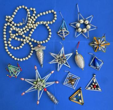 Collection of Gablonz ornaments, 13 pieces, circa 1930