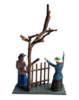 Women at the fence (7 cm)