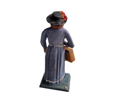 Woman with Handbag  (7 cm)