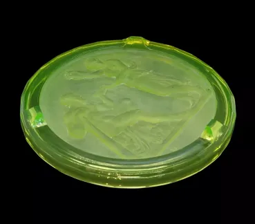 Uranium glass platter, ca. 1930, Curt Schlevogt Gablonz / Heinrich Hoffmann
