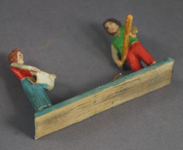 Grulicher Krippenfigur " Hirten beim Feuer machen " (5 cm)