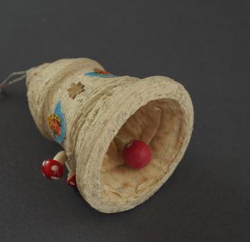 Glocke aus Watte mit Fliegenpilzen ~ 1920