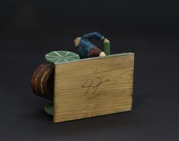 Grulicher Krippenfigur " 2 Gabenbringer mit Früchten " (7 cm)