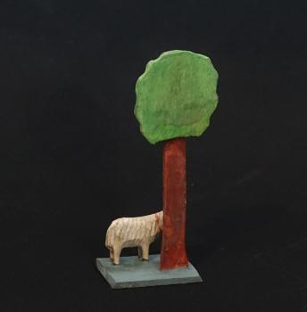 Grulicher Krippenzubehör, " Baum / Obstbaum mit Schaf "