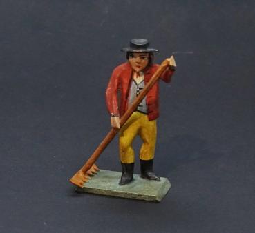 Grulicher Krippenfigur " Bauer mit Rechen " (7 cm)