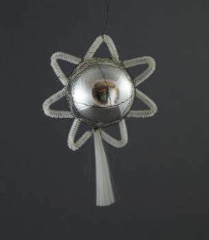 Indent Star Comet - Wire Wrapped Christmas Ornament Spun Glass Tail