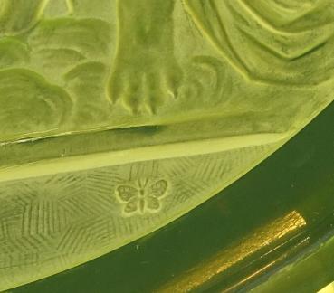 Uranium glass platter, ca. 1930, Curt Schlevogt Gablonz / Heinrich Hoffmann