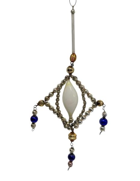 Gablonzer Ornament aus Glasperlen, ~ 1920