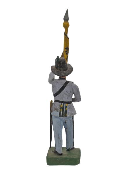 Antike Grulicher Krippenfigur / Soldat mit Fahne, ~ 1900 (10 cm)