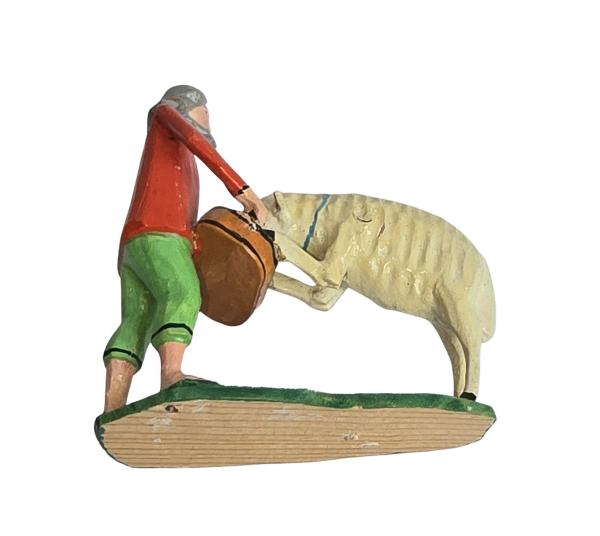 Antique grulich crib figurine, shepherd feeding sheep, ca. 1900 (7 cm)