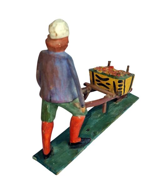 Antike Grulicher Krippenfigur / Gabenbringer mit Schubkarre um 1900  (10 cm)