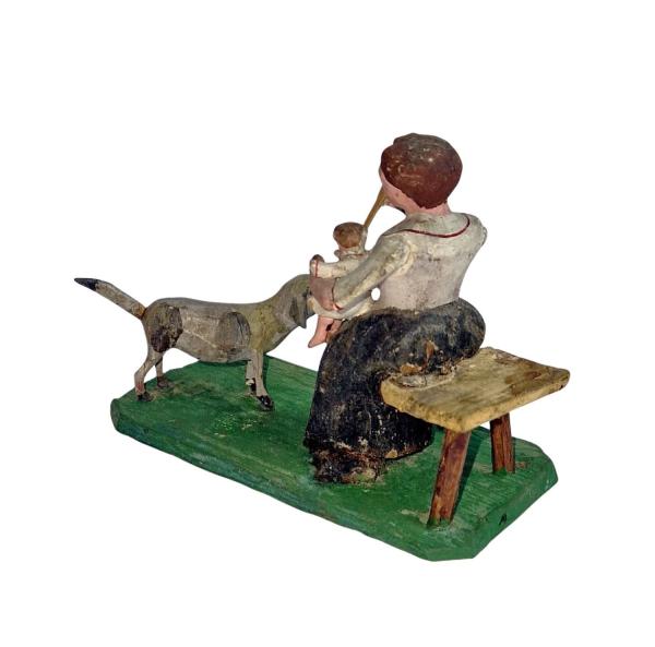 Antike Grulicher Krippenfigur / Mutter mit Kind und Hund, um 1900 (10 cm)