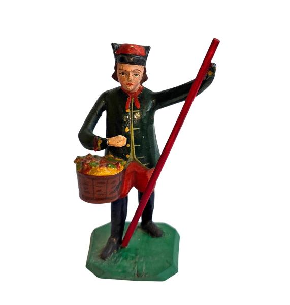 Antique grulich crib figurine, Gift bringer with fruits around 1900 (10 cm)