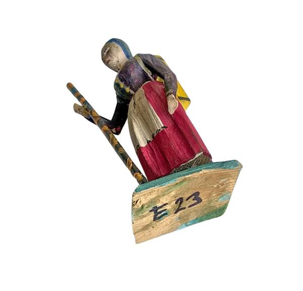 Antique grulich crib figurine, Gift bringer with pannier, around 1900  (10 cm)