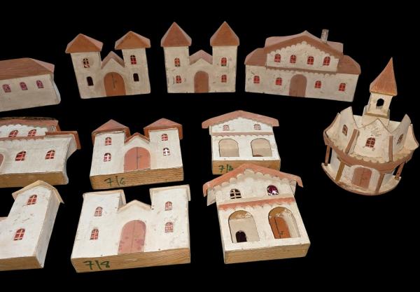 Antique Grulich nativity buildings, 11 pieces