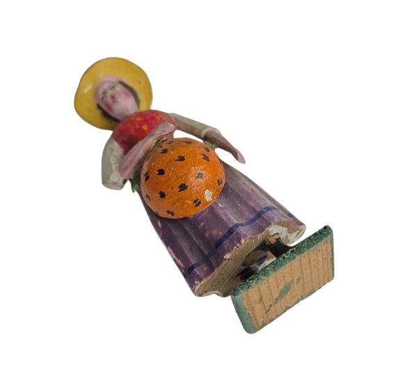 Antique grulich crib figurine, Gift bringer with bags, around 1890 (10 cm)