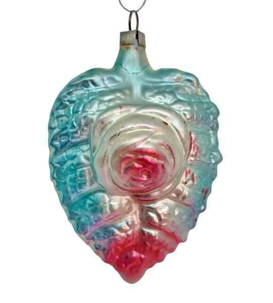 Flattened heart-shaped Kugel with rose flower, around 1910