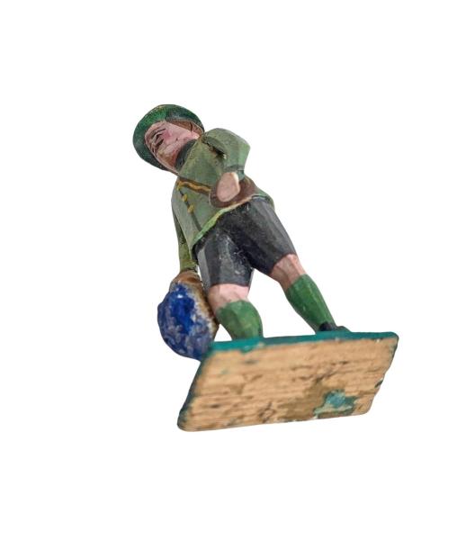 Antike Grulicher Krippenfigur / Gabenbringer mit Früchten um 1900  (10 cm)