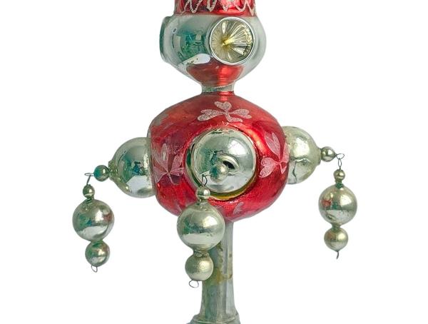 Vintage Christmas tree topper with silver baubles