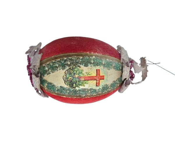 Decorated chicken egg as a Christmas tree ornament, around 1900