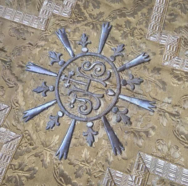 Antike goldene Kasel, Ornat, Messgewand, Vestment, Pluviale um 1900