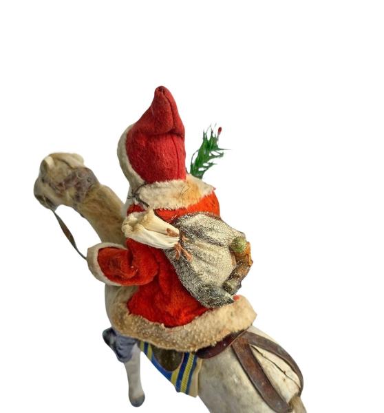 Antiker Nikolaus / Weihnachtsmann auf Pferd