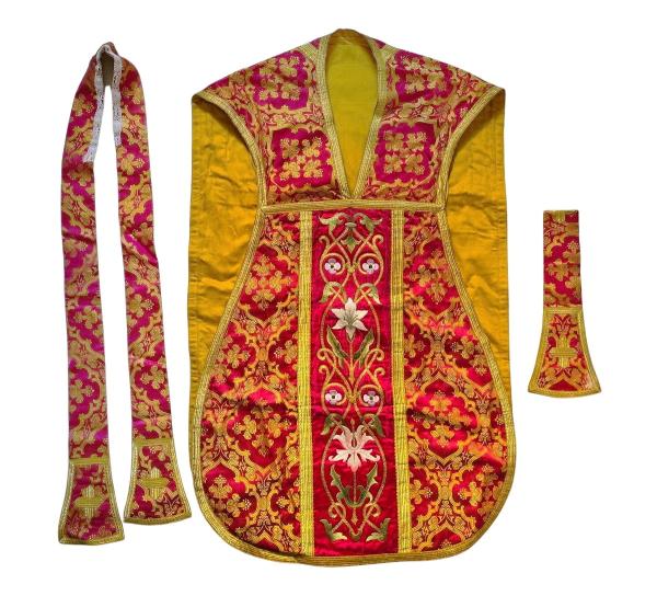 Weinrote Kasel, Ornat, Messgewand, Vestment, Pluviale um 1900