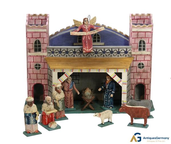 Grulich crib stable with 10 figures