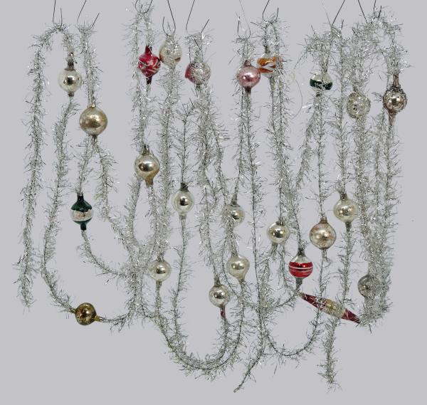 4 Tinsel Garlands with glass Beads, ca. 560 cm