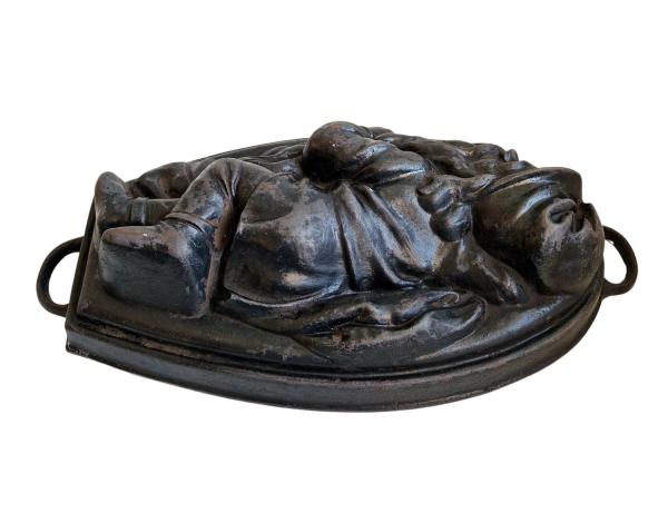 Antique cast iron baking pan, Dwarf / Gnome around 1920